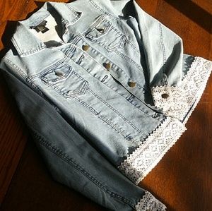 NWOT Twiggy London Stone wash Lace denim jacket